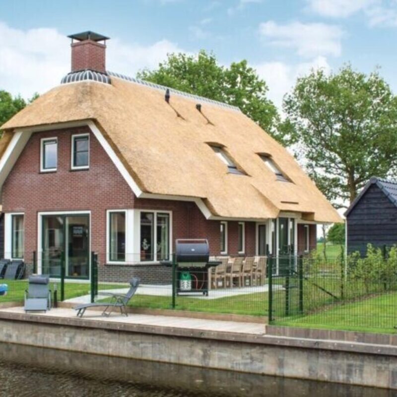 Familiehuis voor 10-personen op recreatiepark Idskenhuizen