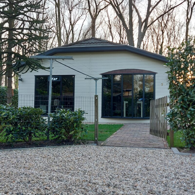 Heerlijk 5 persoons chalet op park in Uddel