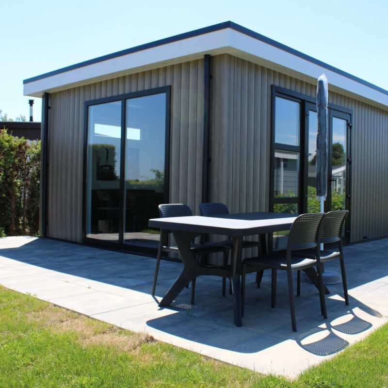 Cube Comfort voor 5 personen met Ijsselzicht op vakantiepark de Rhederlaagse Meren