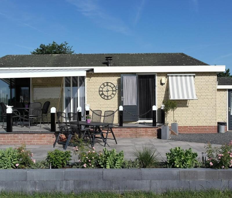 Chalet 't Anker in Elburg direct aan het water