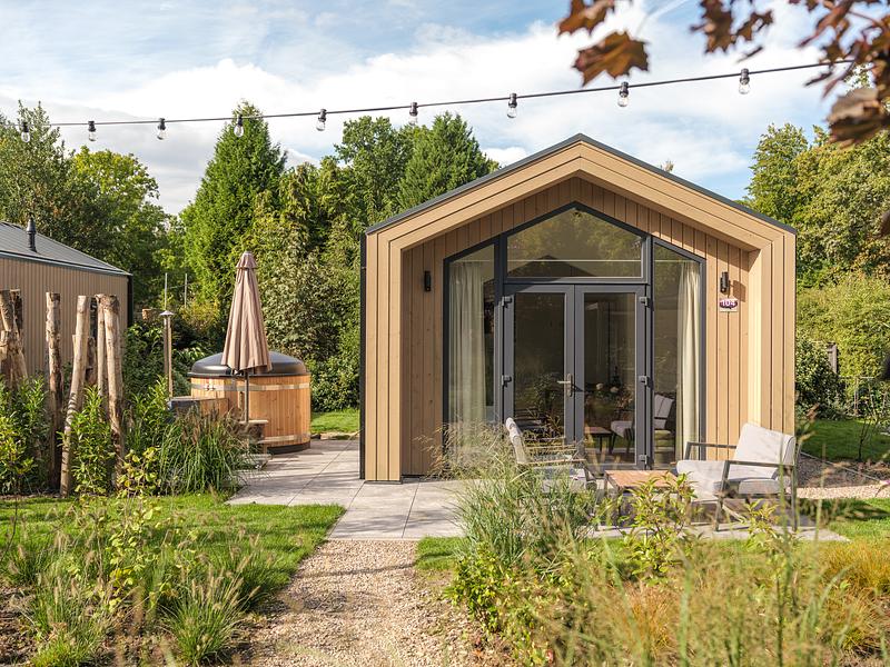 Tiny Lodge met hottub - 2 + 2 personen
